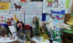 Новогодняя выставка: встречаем год Лошади творчеством